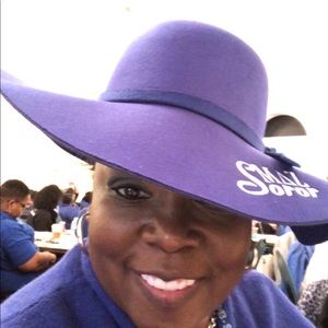 Meet your Posher, Pamela